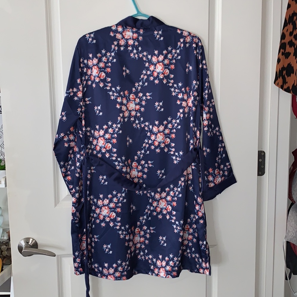 morgan lane x fabfitfun polyester robe - Picture 4 of 6